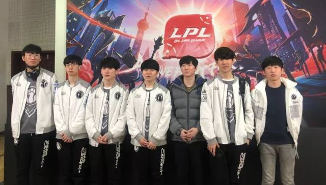 国足主帅伊万科维奇：目标是打进小组前四名.