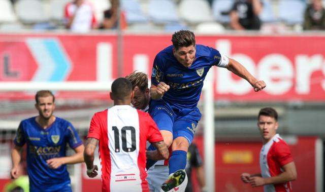 军队和情报 军队和情报