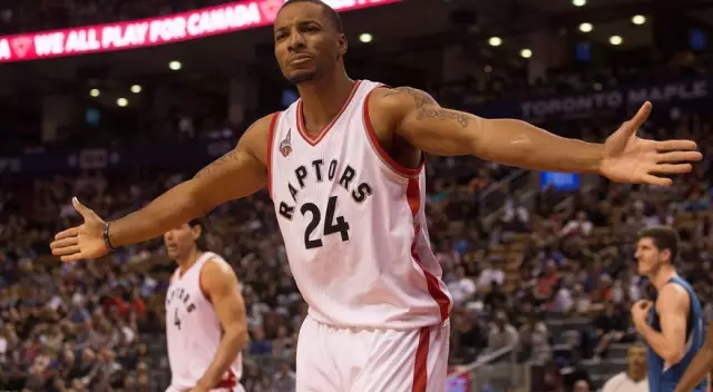 则把更衣室 则把更衣室